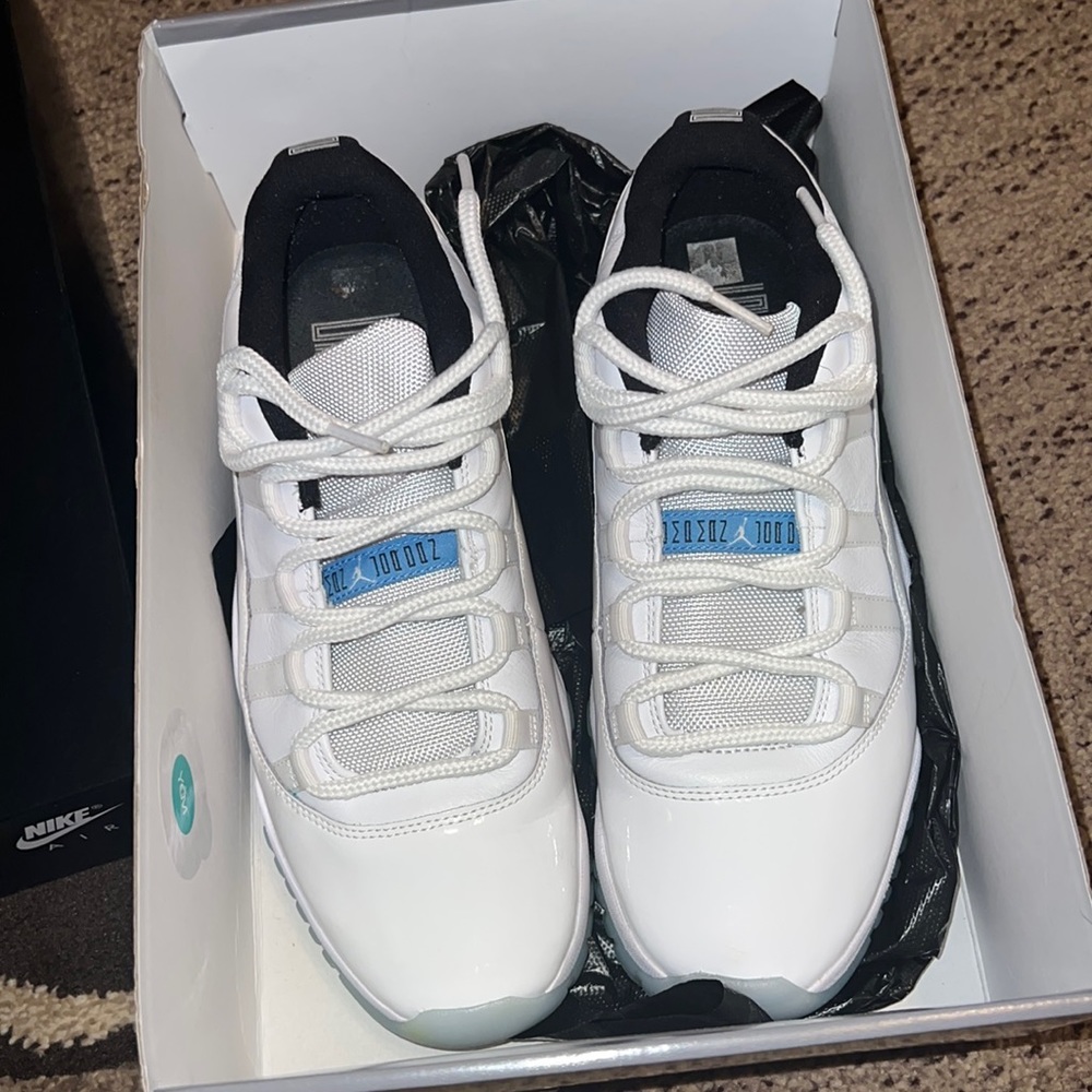 Jordan 11 legend blue low